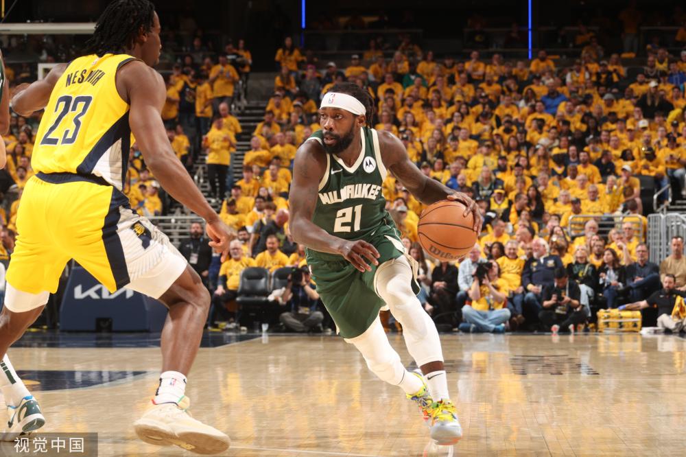 她选择抽出 她选择抽出